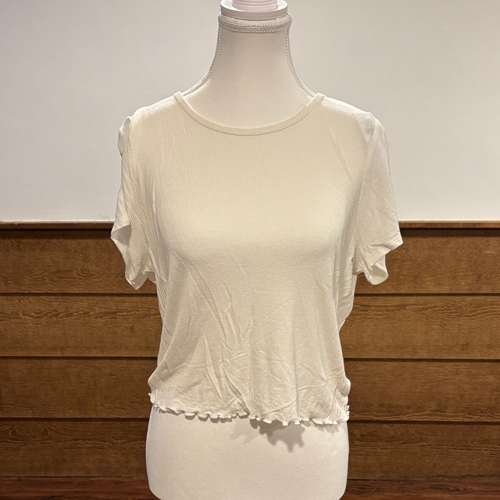 American Eagle Outfitters Cream Short Sleeve Tee